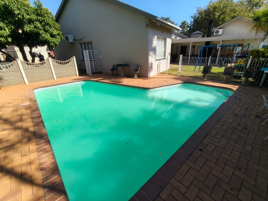 4 Bedroom Property for Sale in Safari Gardens North West
